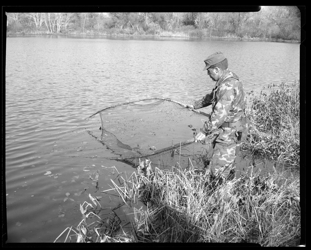 Combat arms branch, G.I. fishing with netting as source of tools