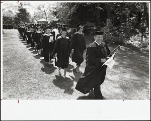 Dr Henry leads administration and faculty at commencement, 5/16/77