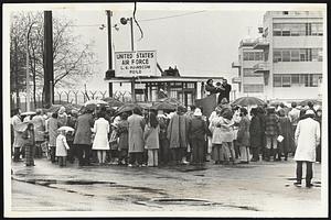 Demonstrations. Anti-War Mass.
