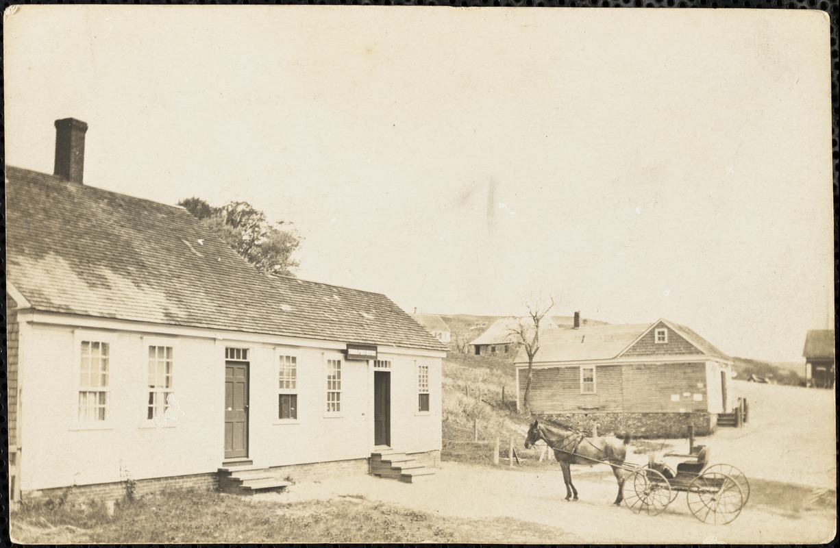 Horse and carriage in front of house