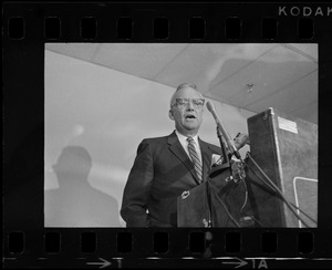 Robert F. Ott tells news conference that he is quitting as State Welfare Commissioner
