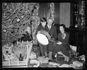 Gov. elect Curley and family, Christmas 1934