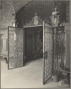 Boston, Gardner Museum, interior, court cloister, grille