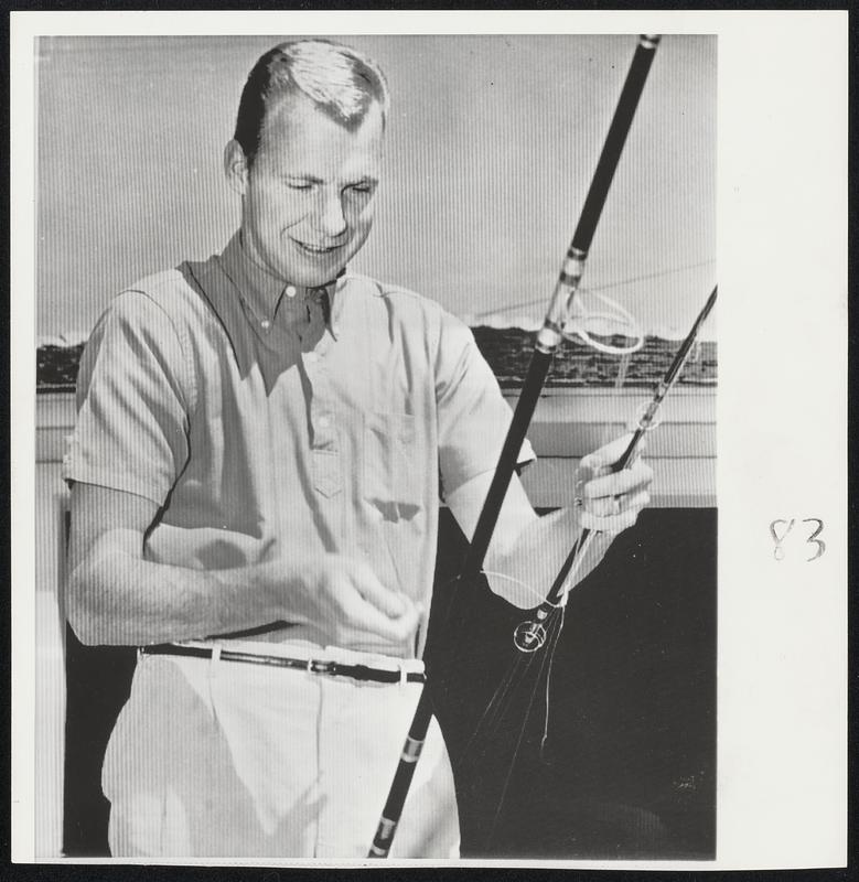 Just Minor Tangle in fishing line compared to legal snares Kenny Sears has filed against his old team, the New York Knickerbockers. Sears, who signed with San Francisco Saints, is suing Knicks and NBA for $90,000.