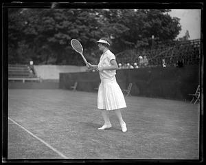 Helen Wills playing tennis