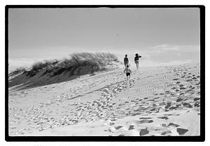 Nito Carolyn & Pablo sand dunes