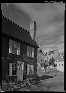 Marblehead, cottage near Boston Yacht Club