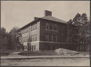 Thompsonville School, Newton, c. 1906