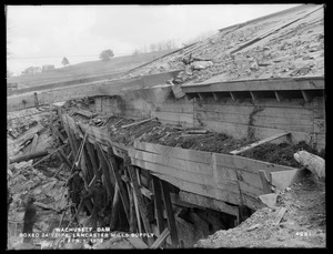 Wachusett Dam, boxed 24-inch pipe, Lancaster Mills supply, Clinton, Mass., Apr. 1, 1902