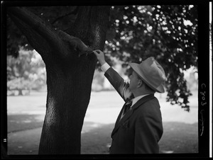 Girardin with squirrel