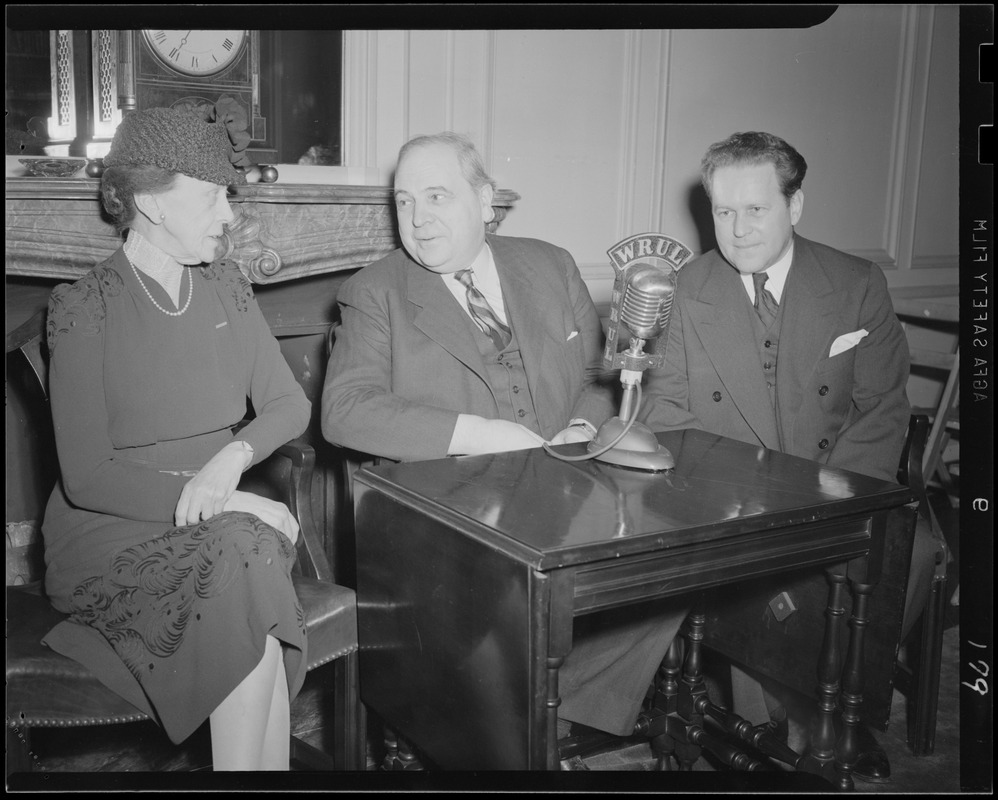 Mrs. Lovett, C. J. Hambro, and Walter S. Lemmon at WRUL microphone ...