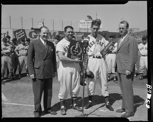 Ted Williams & Jimmie Foxx receive plaques