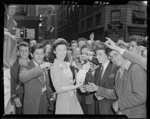 Ruth Moss & crowd