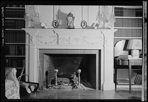 Barton House, Salem: interior