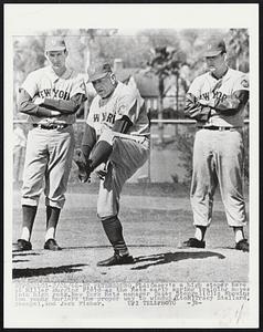 Casey's a high stepper here at Miller Huggins Field as the Mets early spring training moves into high gear. New York Mets manager Casey Stengel (C) is showing two young hurlers the proper way to windup. (LtoR) Tracy Stallard, Stengel, and Jack Fisher.