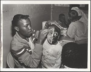 LaToya at the face paint station