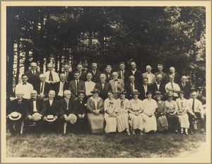 A group of executives and employees in 1923 with twenty years or more of service