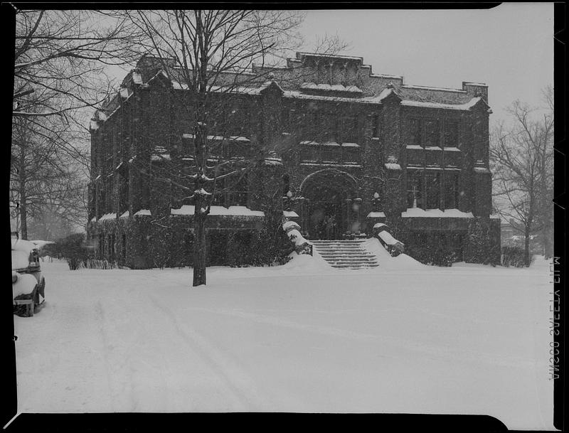 Marsh Memorial in the winter