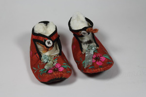Chinese slippers with strap