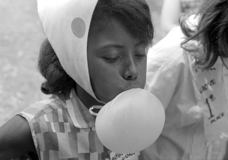 Bubble gum contest, Common Park, New Bedford