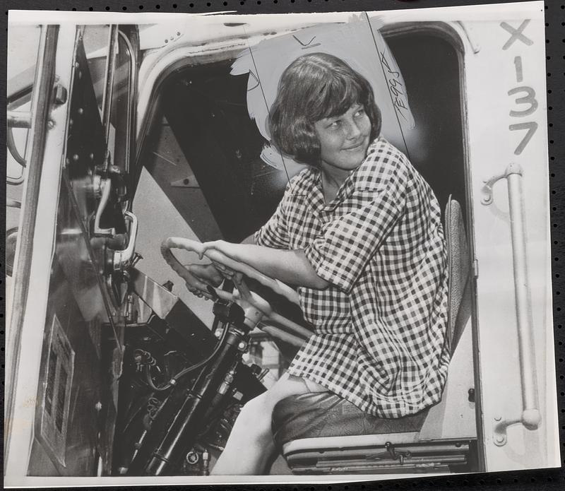 Wheeling a 36-ton truck and trailer