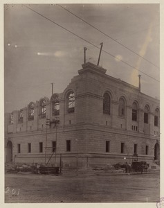 Corner of Boylston and Dartmouth Street, showing cornice in place, construction of the McKim Building