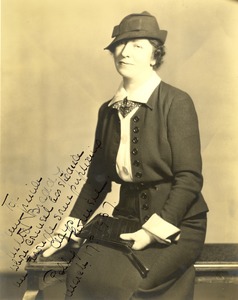 Polly Thomson with handwritten note to Nella Braddy Henney