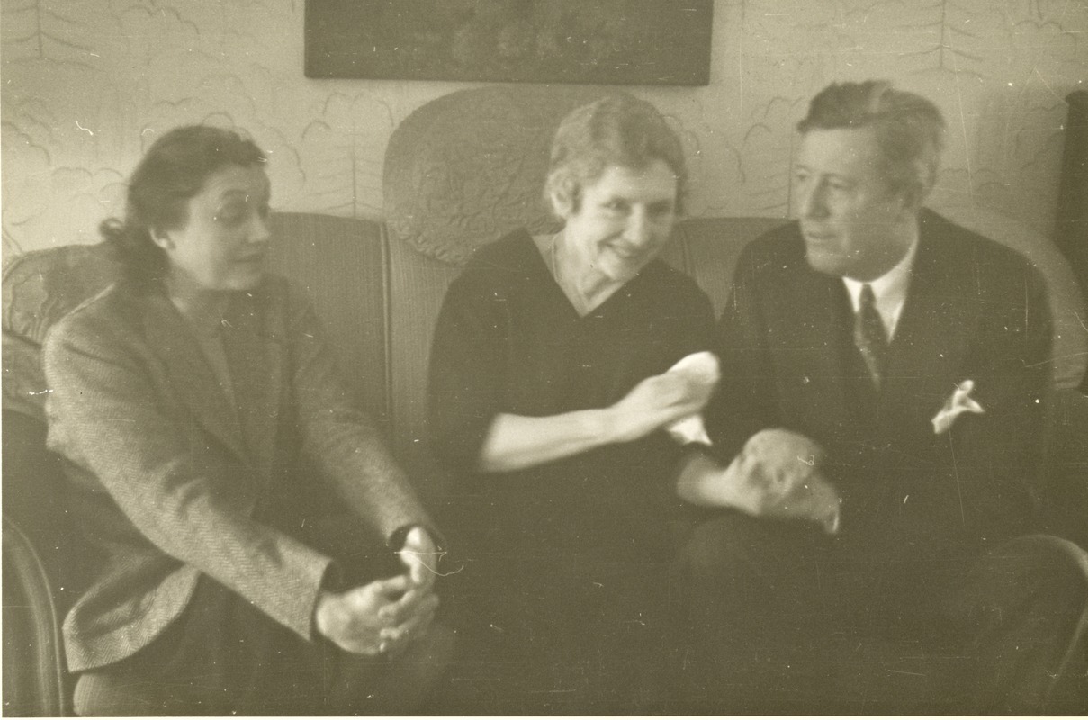 Helen Keller with friends
