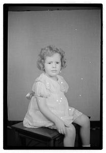 Collier Mrs. & 2 children