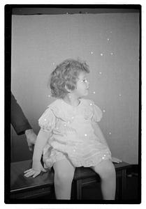 Collier Mrs. & 2 children