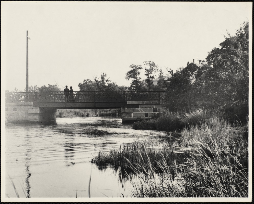 Medford Street bridge from northwest