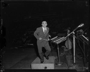 Eddie Cantor on stage at the "Salute to Back to Bataan" show at the Boston Garden