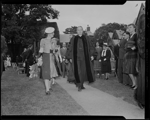 Princess Juliana in a procession, most likely at Harvard College