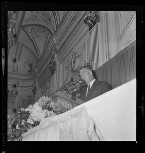 GOP Vice Presidential candidate Spiro Agnew addresses the crowd at Sheraton Plaza