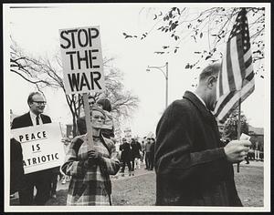 Pickets at Rally in Lexington.