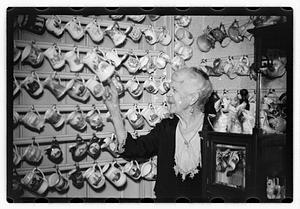 Mrs. Lue Stuart Wadsworth, collector of rare pitchers