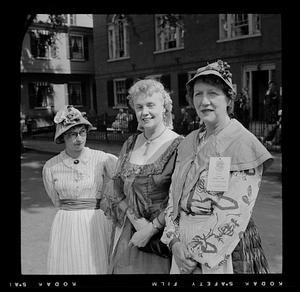 Three women, Chestnut Street Day