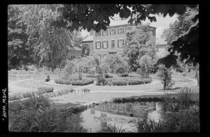 House and reflecting pool, Essex Street