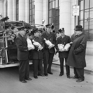 Firemen, Merchants Bank, Purchase Street, New Bedford