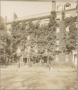 Boston, house at 45 Beacon Street, exterior