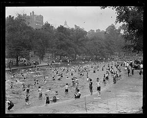 Kids swimming in Frog Pond, Boston Common