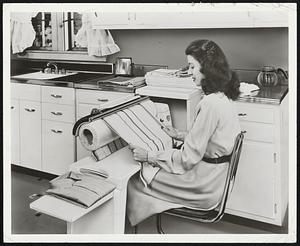 Fold-o-Matic Automatic Ironer. Allied Appliance Co.