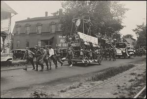 Parade, 1924