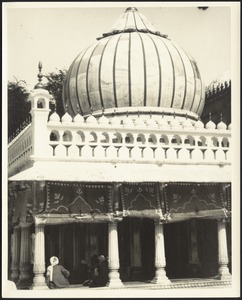 Onion-domed building, possibly a temple