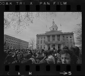 Crowd waiting to see President Gerald Ford in Concord, New Hampshire