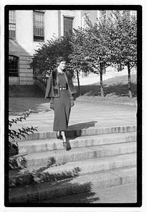 Models posing, Boston State House
