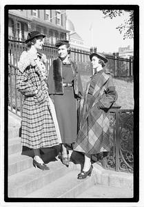 Models posing, Boston State House
