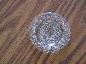 Sandwich colorless glass cup plate