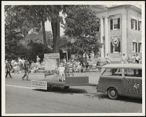 Lenox Bicentennial: Springfield's Shriners Hospital parade float