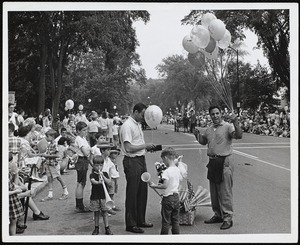 Lenox Bicentennial: parade-goers